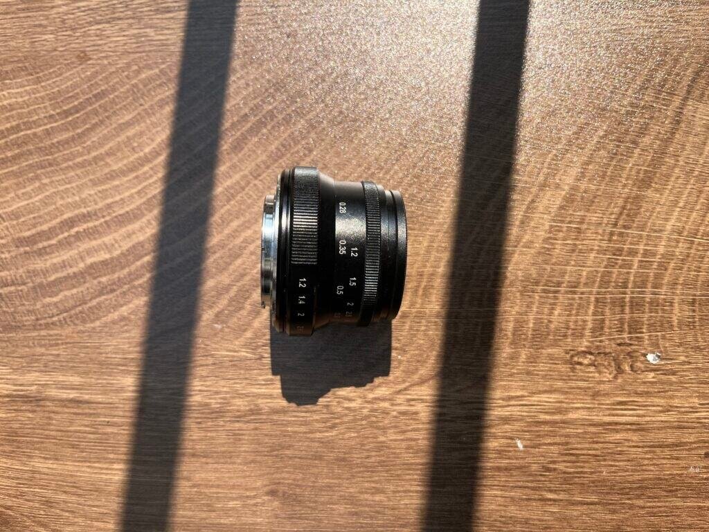 7Artisans 35mm f/1.2 side view