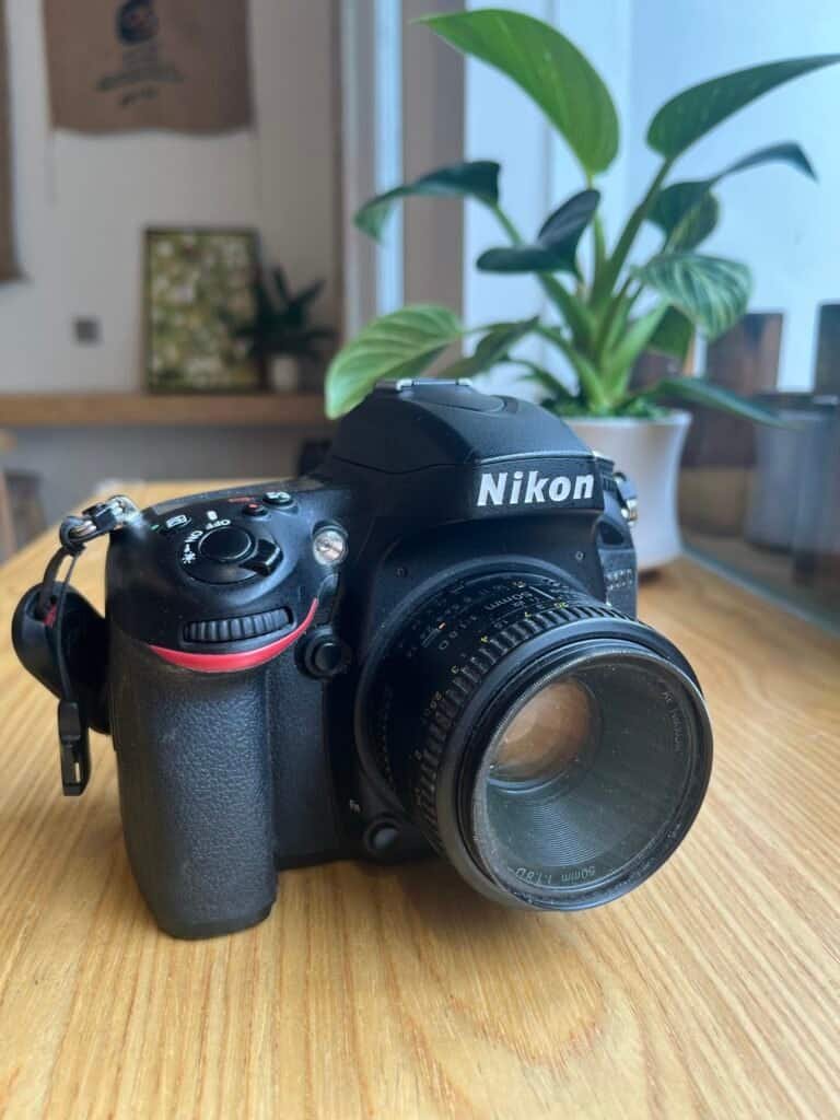 Nikong D600 table with 50mm lens