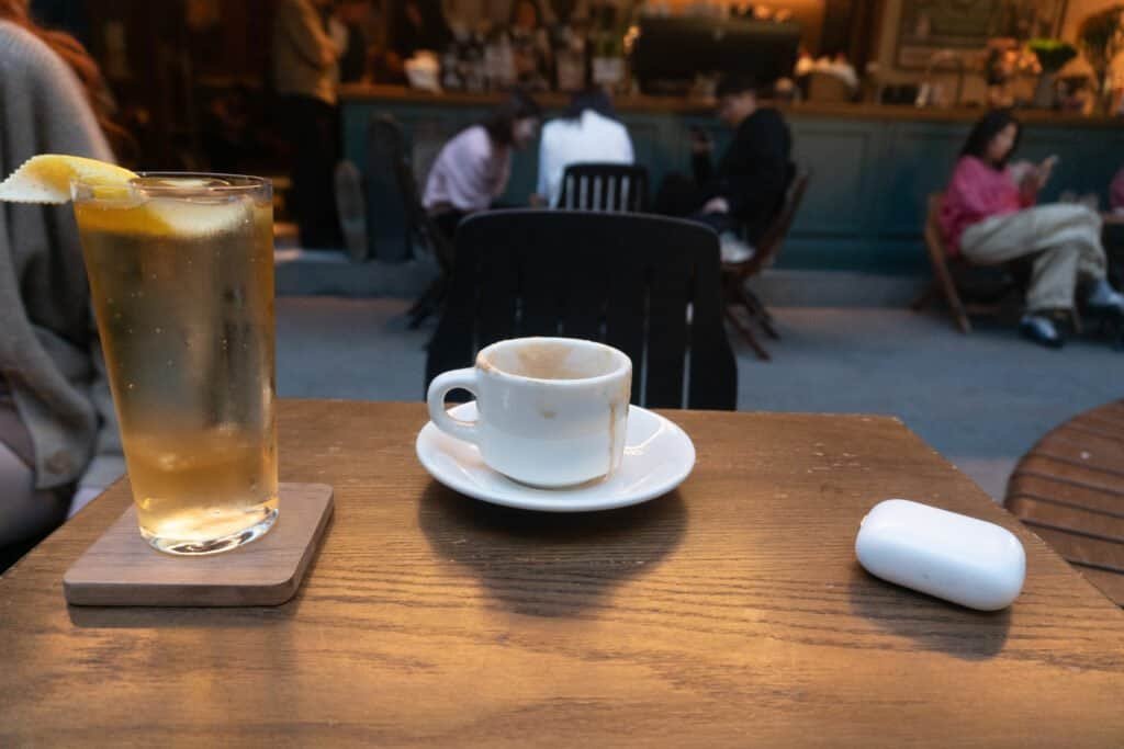 Late afternoon Chengdu coffee shop 1 Cup cocktail table top people street coffee shop china sichuan song a6300