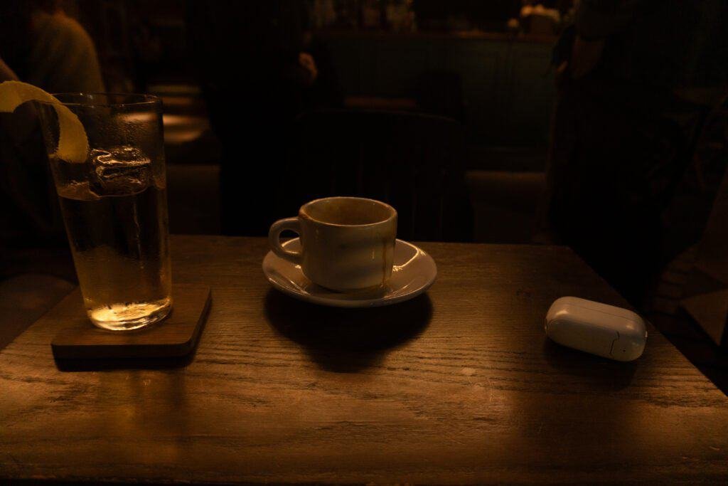 Early evening Chengdu coffee shop 1 Cup cocktail table top people street coffee shop china sichuan song a6300