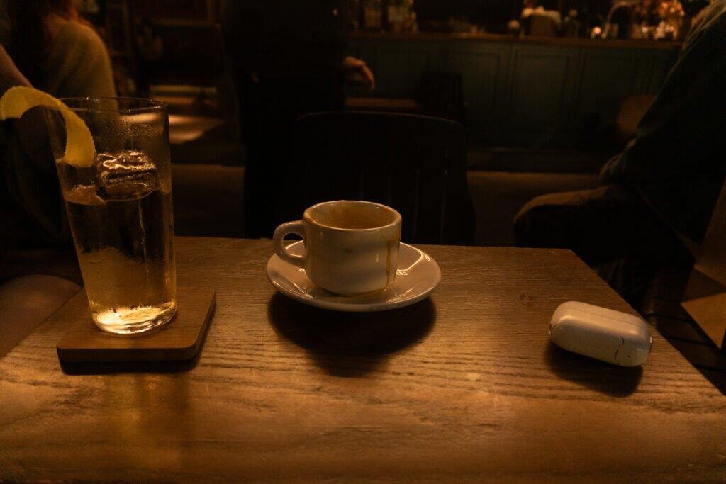 Early evening Chengdu coffee shop 1 Cup cocktail table top people street coffee shop china sichuan song a6300