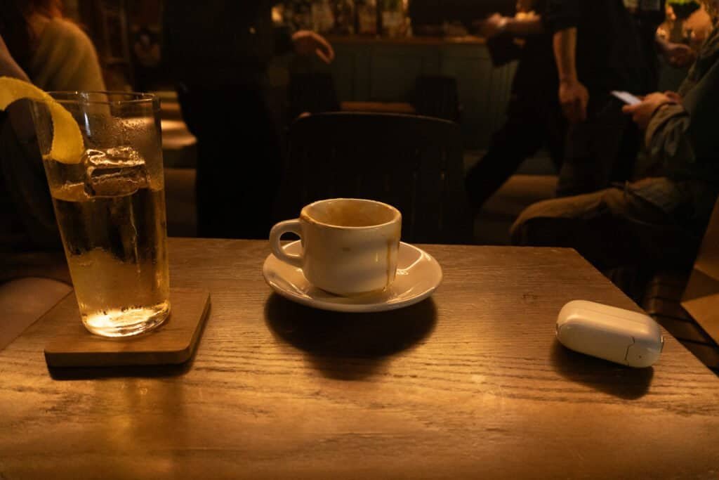 Early evening Chengdu coffee shop 1 Cup cocktail table top people street coffee shop china sichuan song a6300