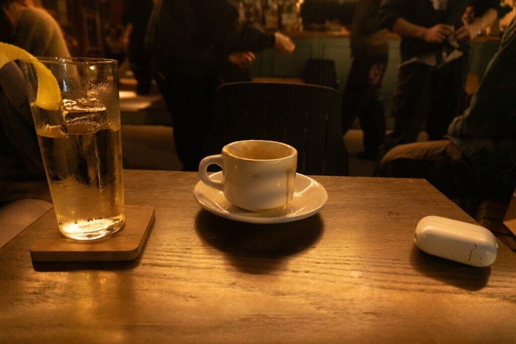 Early evening Chengdu coffee shop 1 Cup cocktail table top people street coffee shop china sichuan song a6300